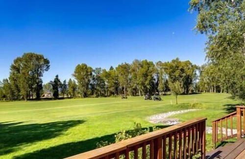 Thayne Casa | Cabin on the Green at Star Valley Ranch Wyoming