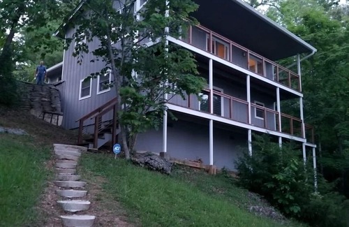 La Follette Casa | Cabin on water with Covered Boat Dock -Gentle Slope to Lake!