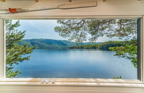 Seljord Cabina | Cabin pearl at Seljordsvatn with its own annex, jetty, private beach and boat