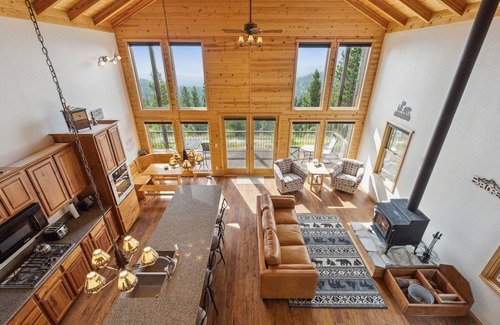 Victor Casa | Cabin perched high in the Bitterroots with Incredible views