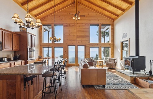 Victor Casa | Cabin perched high in the Bitterroots with Incredible views