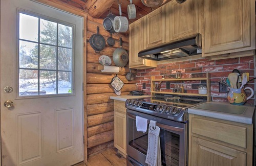 Henniker Cabina | ¡NUEVO! Cabina con bañera de hidromasaje privada: a pie de Pats Peak!