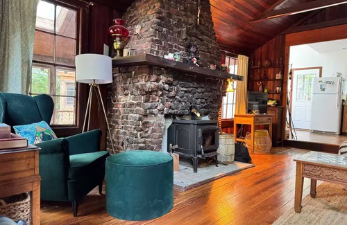Camp Meeker Casa | Cabin Retreat! 2-BR w/ PVT Deck in Camp Meeker