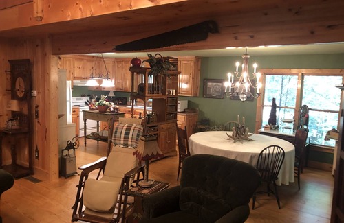 Dahlonega Cabina | Cabin Retreat at the Creek- Dahlonega, Ga