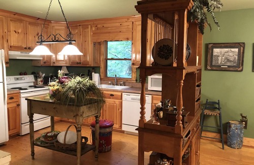 Dahlonega Cabina | Cabin Retreat at the Creek- Dahlonega, Ga