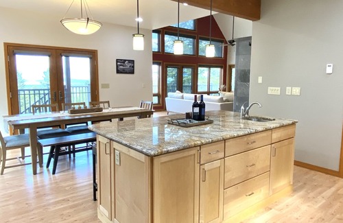 Victor Cabina | Cabin retreat in the Bitterroot Mountains. Sleeps 10