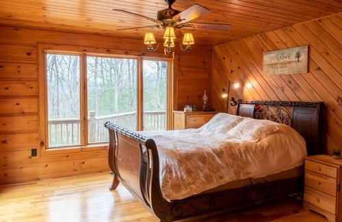 Andrews Casa | Cabin-style 3/3.5 home on 11 private acres, sleeps 12. Couple or family getaway