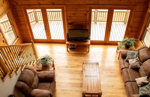 Andrews Casa | Cabin-style 3/3.5 home on 11 private acres, sleeps 12. Couple or family getaway