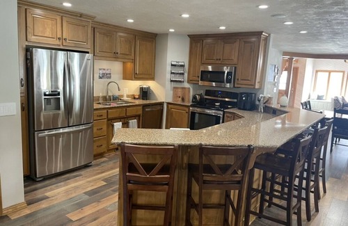 New London Casa | Cabin Style Home in Woods, Private Pool, Hot Tub, Snowmobile, Fire Pit, Horses.