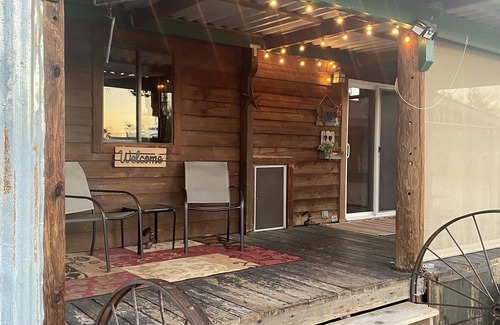 Quartzsite Cabina | Cabin Style Home on Peaceful Property