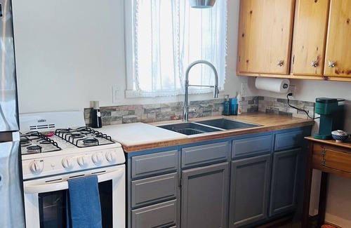 Green Valley Lake Cabina | Cabin Sweet Cabin, near the lake - pet friendly!