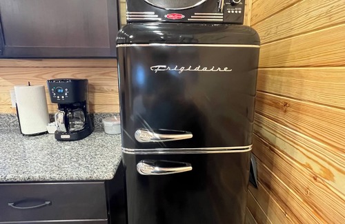 Paige Cabina | Cabin Unit 6 of 6 with AC and WiFi in lovely Paige