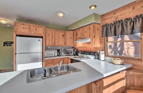 Valley Creek Run Cabina | Cabin w/ Fire Pit: 5 Mi to Cataloochee Skiing