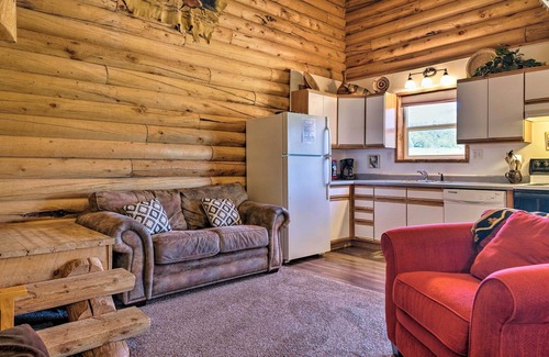 Spanish Valley Cabina | ¡NUEVO! Cabina w / Fire Pit, vistas y barbacoa, 18 mi a Moab!