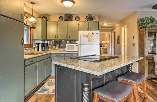 Breckenridge Park Estates Cabina | Cabina Breck aislada con bañera de hidromasaje, ~ 3 Mi. a Main St!