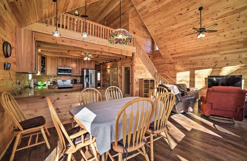 Massanutten Cabina | Cabin w/ Mtn View, 4 Mi to Massanutten Resort