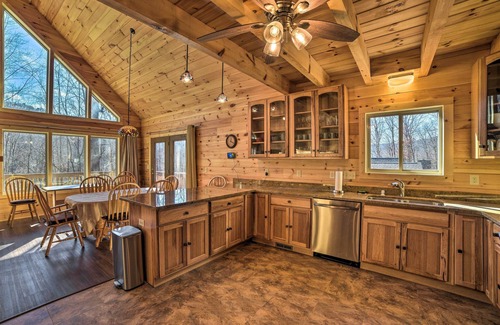 Massanutten Cabina | Cabin w/ Mtn View, 4 Mi to Massanutten Resort