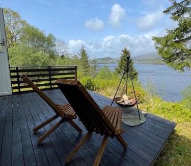Fitjar Apartamento | Cabin with a view to water
