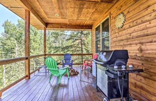 Lead Casa | Cabin with Deck and Hot Tub, Half Mile to Terry Peak!