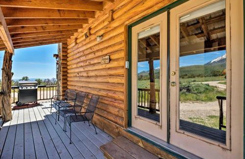 Spanish Valley Casa | Cabin with Fire Pit, Views and BBQ 18 Mi to Moab!