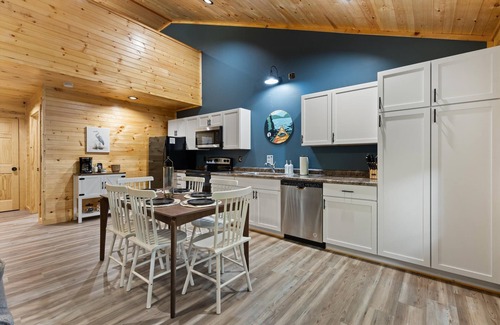 Bakerton Cabina | Cabin with Firepit~Arcade Games~River Boat Ramp~20 Min Lake Cumberland
