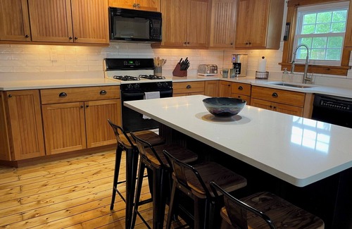 East Burke Cabina | Cabin with guest house on biking/VAST trails