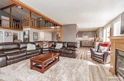 Irwin Cabina | Cabin With Room for Everyone