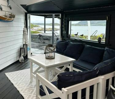 Gulen Municipality Casa | Cabin With Sea Views In Mjømna