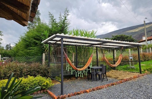 Villa de Leyva Cabina | Cabaña con vista a las montañas y a la ciudad, ideal para familias y parejas.