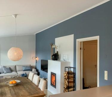 Torjulvagen Casa | Cabin With Views Over Straumsundet