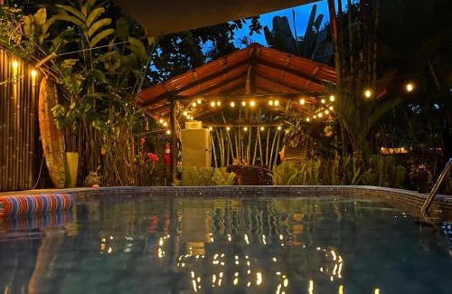 Uvita Hotel | Cabinas D’Val