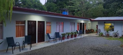 Quepos Hotel | Cabinas Doña Alicia