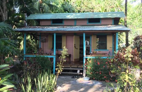 Playa Zancudo Casa | Cabinas Los Cocos