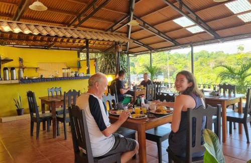 Bahía Drake Hotel | Cabinas Pura Vida B&B and Tour Operator