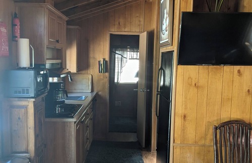 Bradley Complejo | Cabins 85 acre resort. Lake San Antonio Lake Nacimiento Fort Hunter Liggett