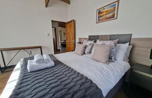 Buffalo Hills Game Reserve Cabina | Cabins at Forest Gate Brewery and Distillery