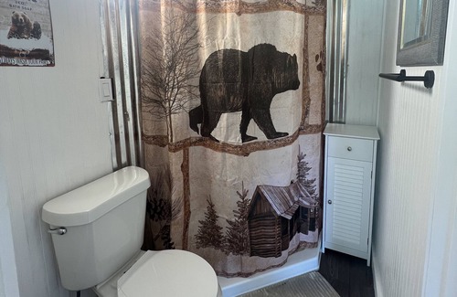 Hartford Cabina | Cabins at Grizzly Ranch!