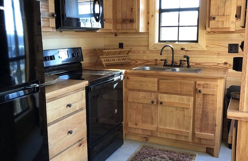 Fulton Cabina | Cabina de Potter's Wheel ofrecida por Cabins At Midway