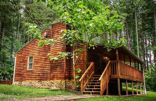 Ansted Cabina | Cabañas cerca de New River Gorge con jacuzzi y chimenea