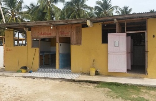 Carti Tupile Hotel | Cabins in Aguja Island