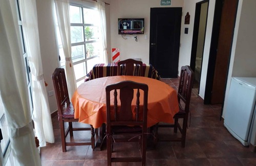 Departamento La Caldera Cabina | Cabañas con vista a los cerros. Conecta con la paz y naturaleza del lugar.