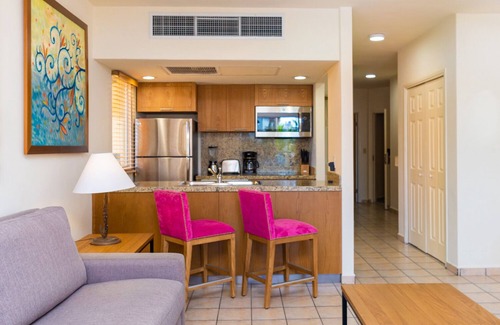 Ampliación Juárez Condominio | Cabo 2BR Medano Beach Family friendly. Swimming, warm breezes and more!