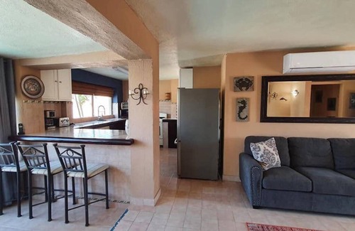 Cabo Bello Casa | Casa privada de la unidad inferior. Piscina, spa, cerrada. Océano a 300 pasos. Simplemente hermoso