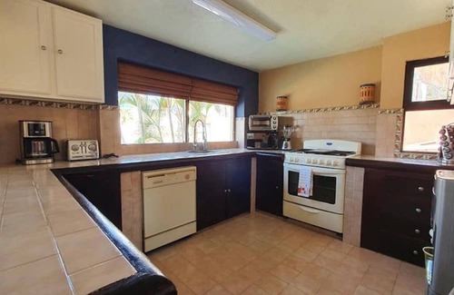 Cabo Bello Casa | Casa privada de la unidad inferior. Piscina, spa, cerrada. Océano a 300 pasos. Simplemente hermoso