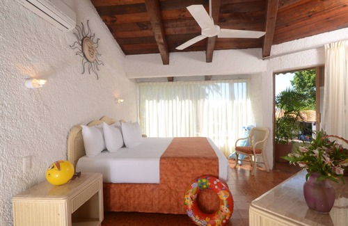 Barra de Navidad Hotel | Cabo Blanco Hotel & Marina