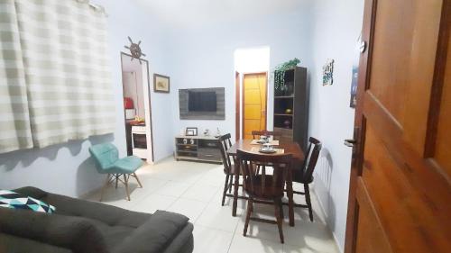 Centro Apartamento | Cabo Frio - A uma quadra da Praia do Forte e do Hotel Malibu - a 2 minutos de Bares e Restaurantes da Orla - apto térreo - Wi-Fi