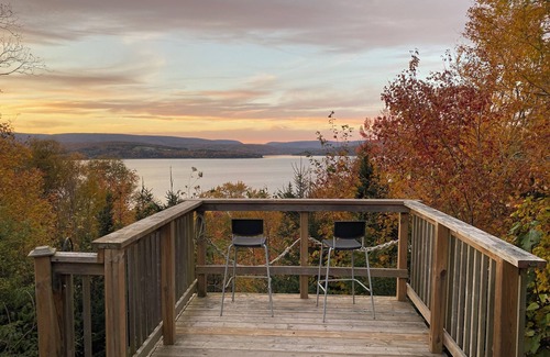 Boularderie Cabaña | Cabot Trail Seaside Cabin - The Canopy