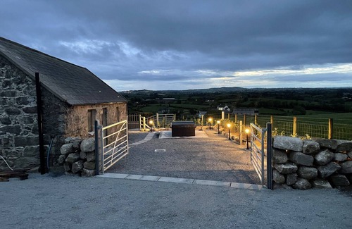 Newry Cabaña | Cabra Cottage Luxurious Retreat.