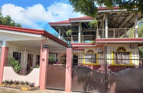 Nueva Valencia Casa | CABRERA GUEST HOUSE exGREEN BAMBOO GUIMARAS
