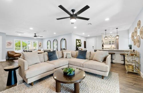 Village Grove Casa | Cactus Oasis 5-br House Casitaheated Spa & Pool